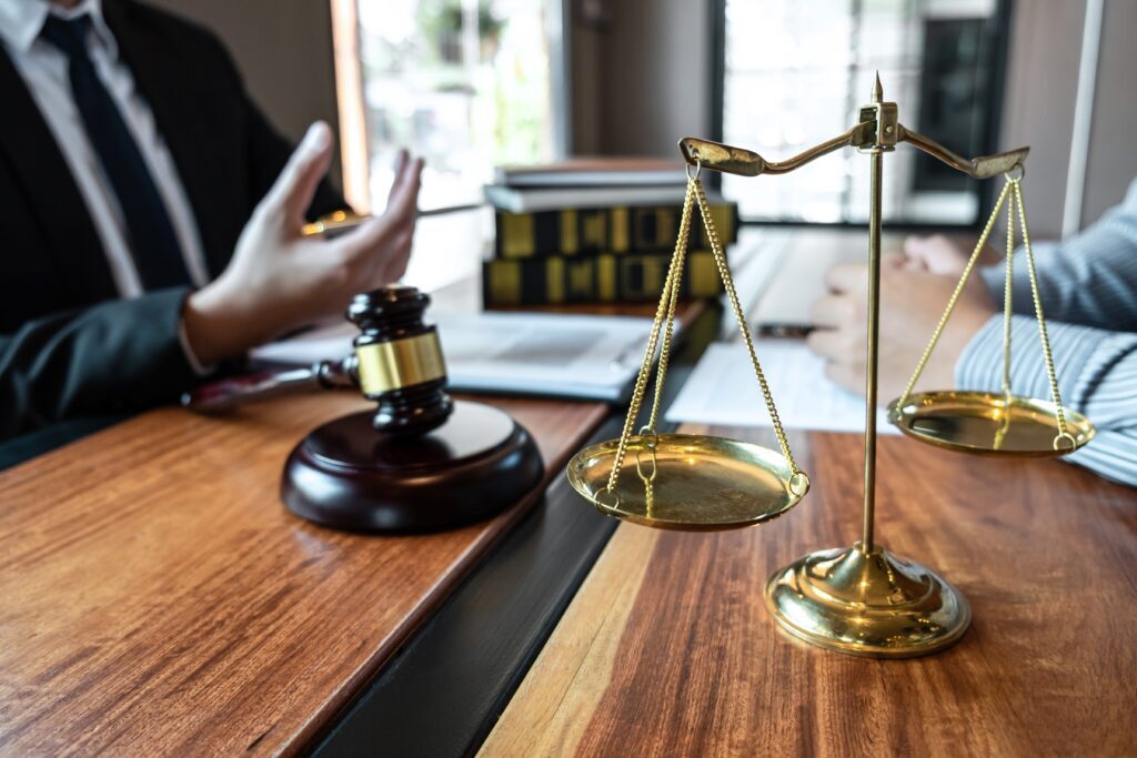 Συνάντηση δικηγόρου για ετήσια αξιολόγηση δημοσίου υπαλλήλου
